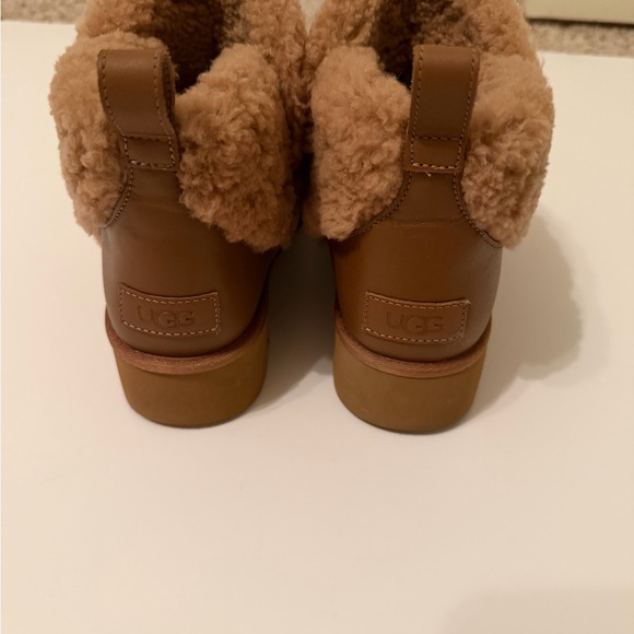 UGG Ultra Mini Alina Platform Boot - Picture 4 of 8